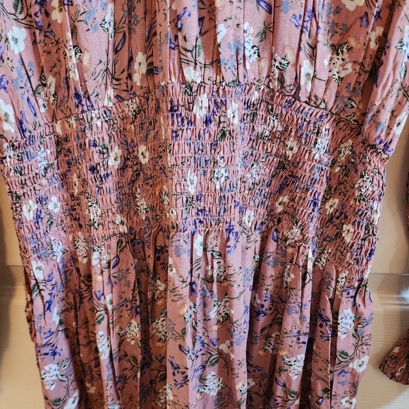 Midi Dusy Rose Dress with multi colored flowers 💐 - Picture 8 of 8